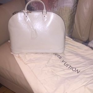 AUTHENTIC Louis Vuitton Alma GM patent leather bag
